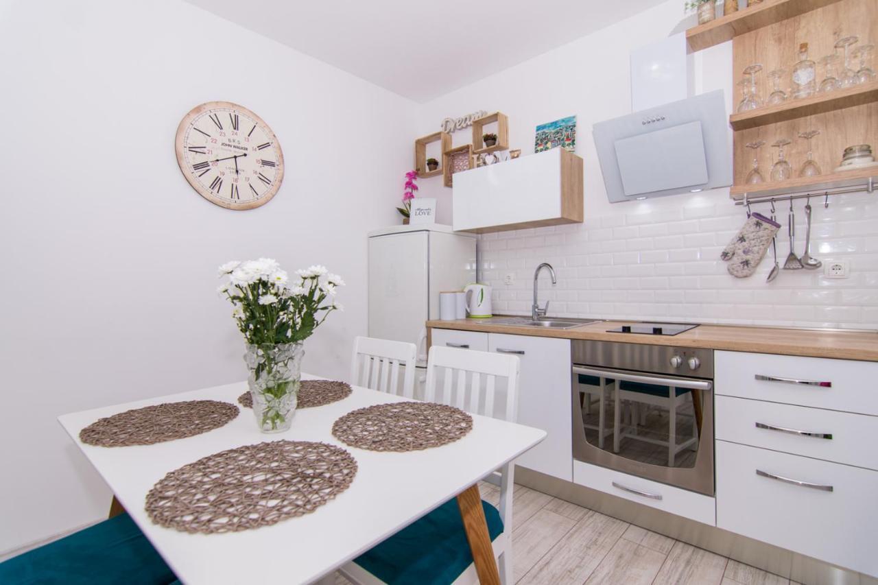 Ferienwohnung Apartman Sun Solin Exterior foto